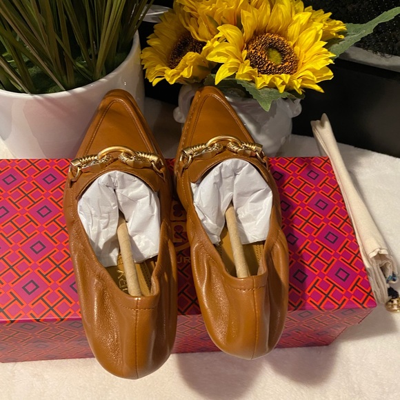 TORY BURCH JESSA POINTY-TOE LOAFER - Picture 3 of 8